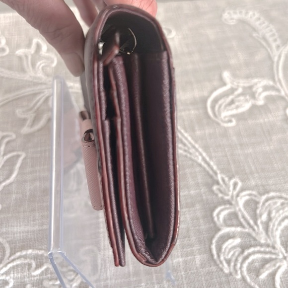 Kate Spade EUC Saffiano Leather Bifold Wallet with Bow Detail - Picture 3 of 14